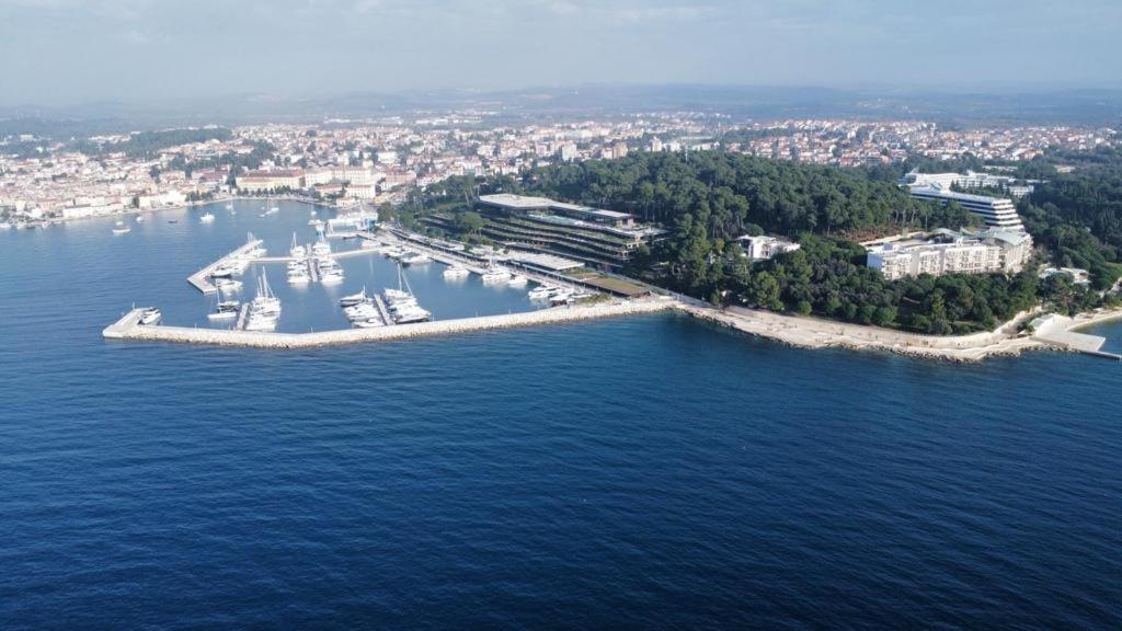 Apartment Michaela 4-Sterne & Parking Rovinj Extérieur photo
