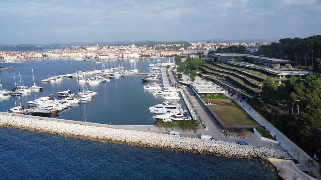 Apartment Michaela 4-Sterne & Parking Rovinj Extérieur photo